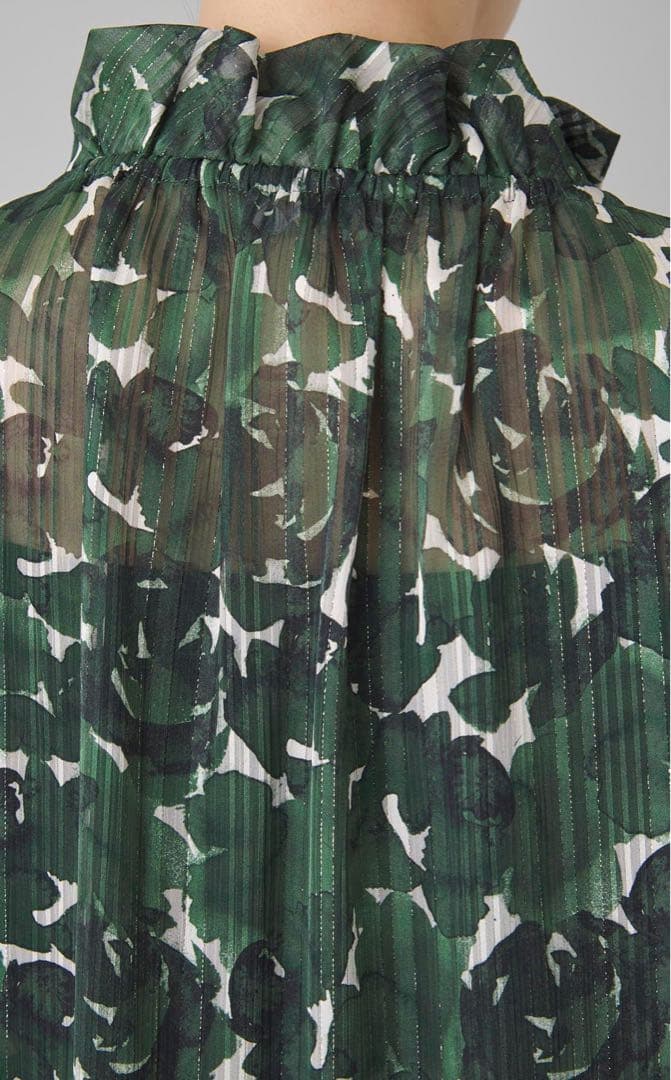 theory luxe 25AW 透け感　スタンドカラーブラウス　被りタイプ