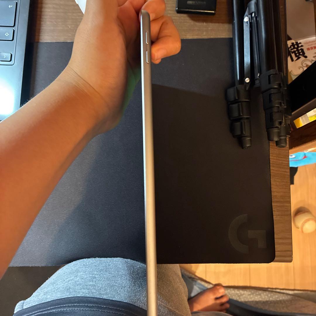 Apple iPad 第六世代　ブラック