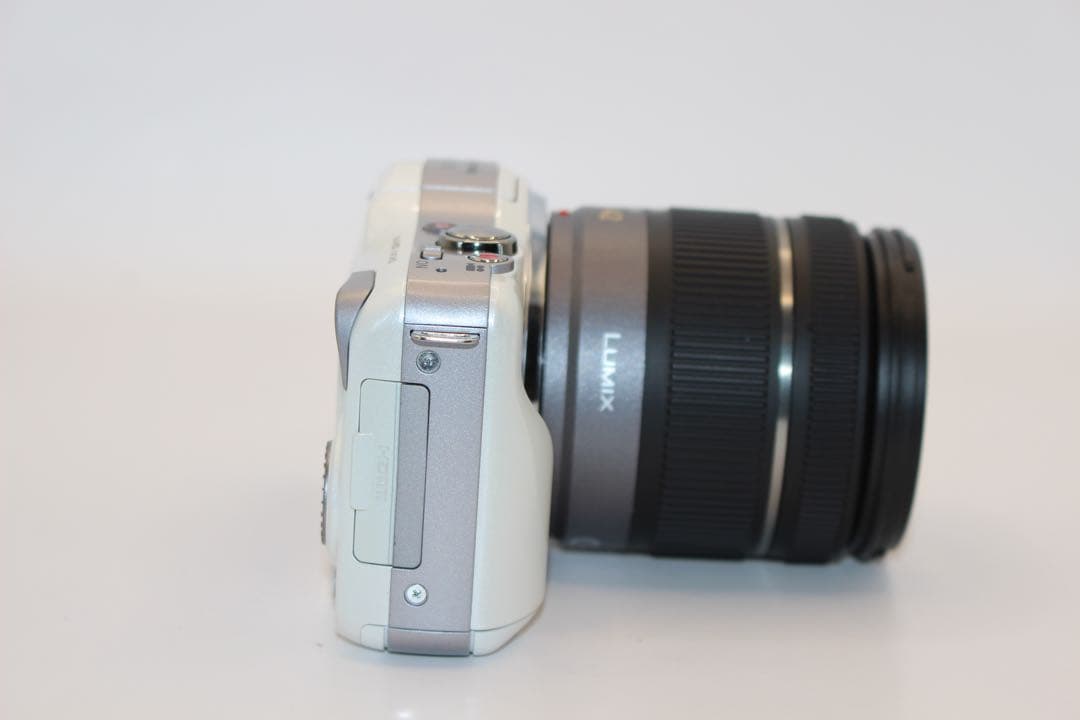 ★ショット数9044回★ LUMIX DMC-GF3 レンズキット　ミラーレス