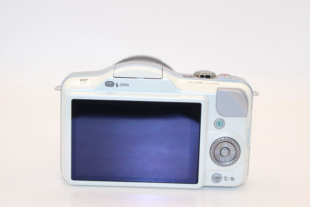 ★ショット数9044回★ LUMIX DMC-GF3 レンズキット　ミラーレス