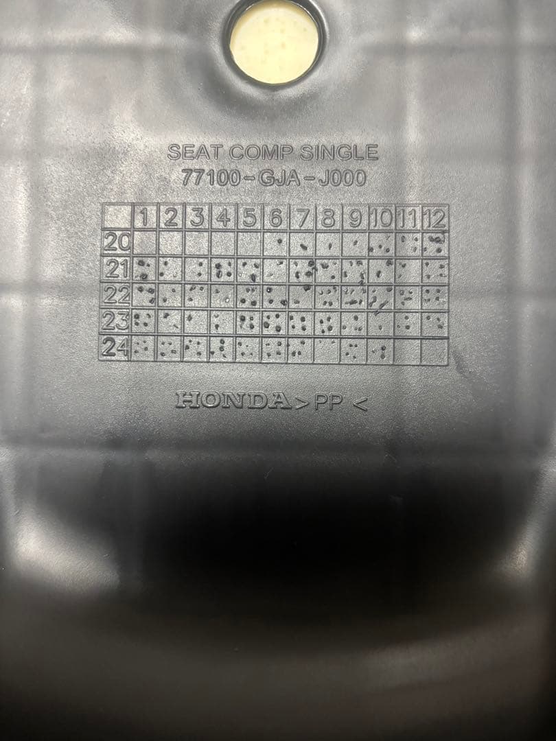 ホンダ　タクト　ベーシック　シート　純正　77100-GJA-J000