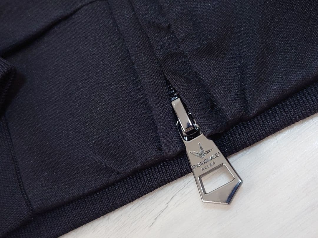 新品XXLサイズ セットアップ ラインロゴ ウノピゥウノウグァーレトレリラックス