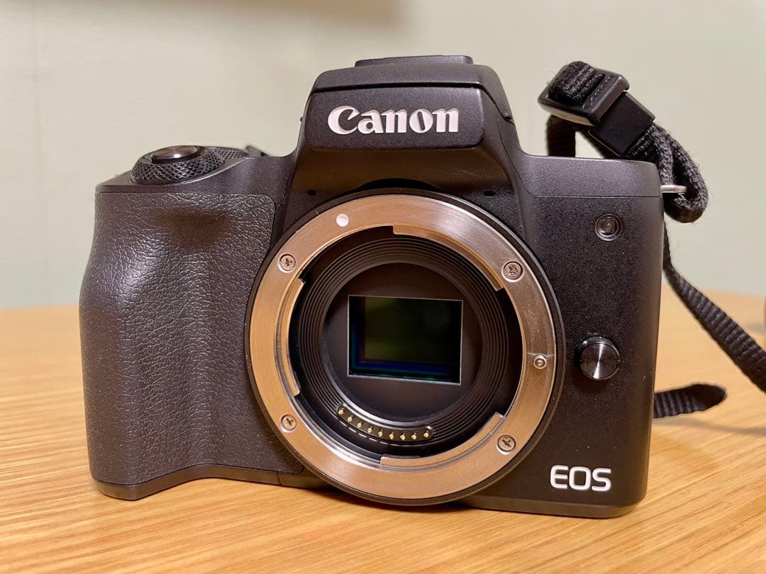 Canon EOS Kiss M ダブルズームキット22mmレンズ付