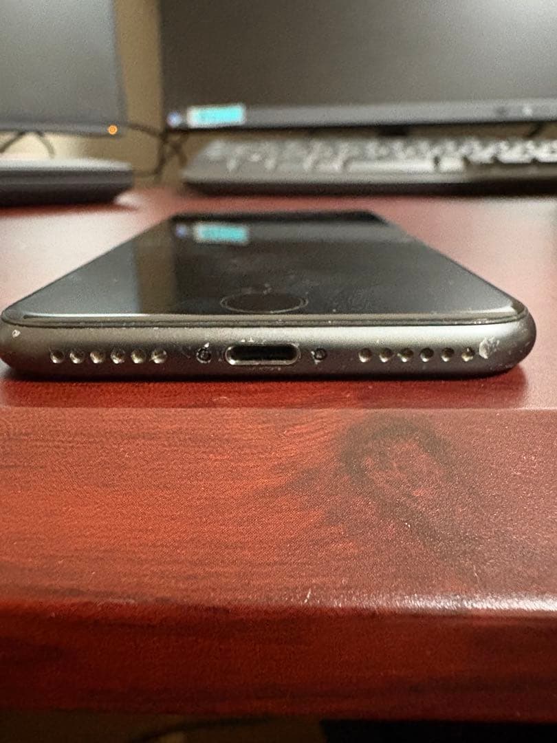 iPhone8 本体　美品　64GB simロック解除済