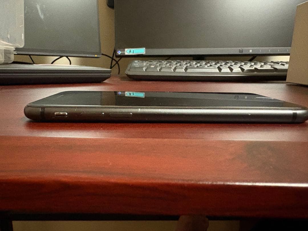 iPhone8 本体　美品　64GB simロック解除済