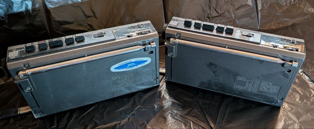 ジャンク品　SONY WA-8600 7バンドラジオ　アダプター 付き