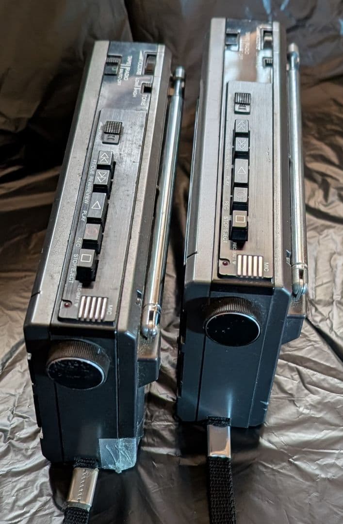 ジャンク品　SONY WA-8600 7バンドラジオ　アダプター 付き