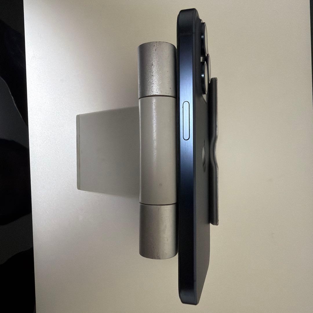 携帯電話本体 iPhone 15 pro 128GB