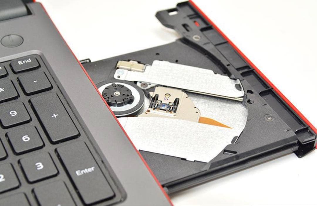 DELLの Inspiron 15 5558 Celelon