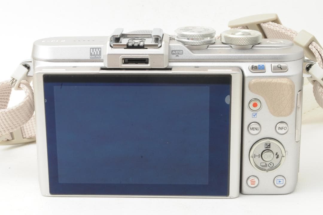 ★美品★OLYMPUS E-PL8 ＆ 14-42mm EZ レンズセット