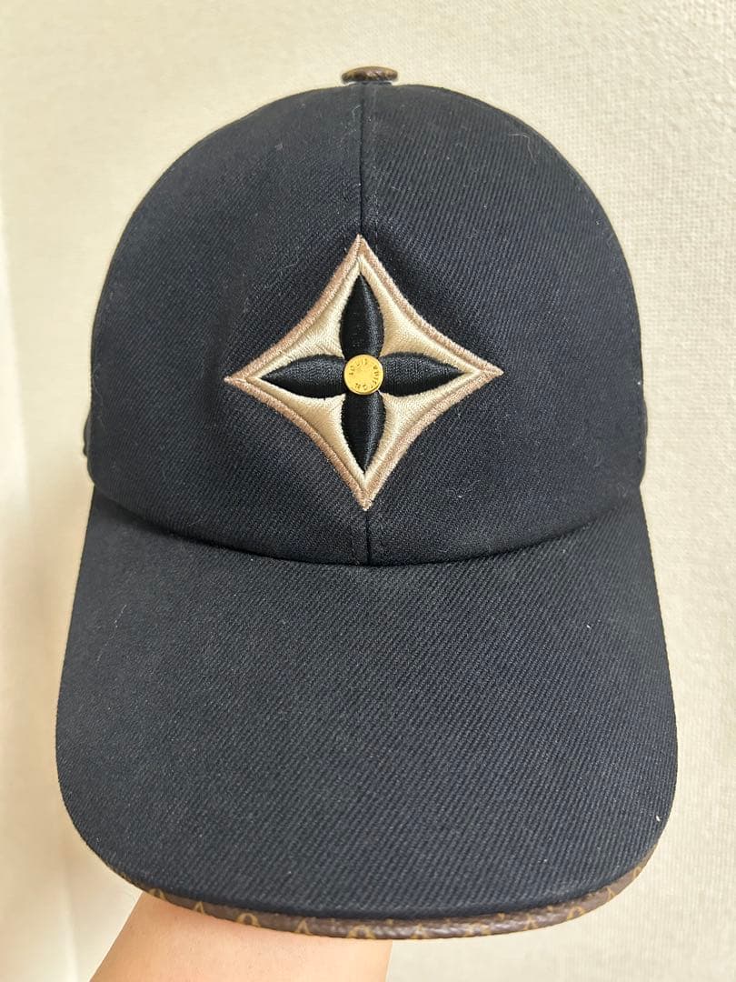 ルイ・ヴィトン 黒 ベースボールキャップ