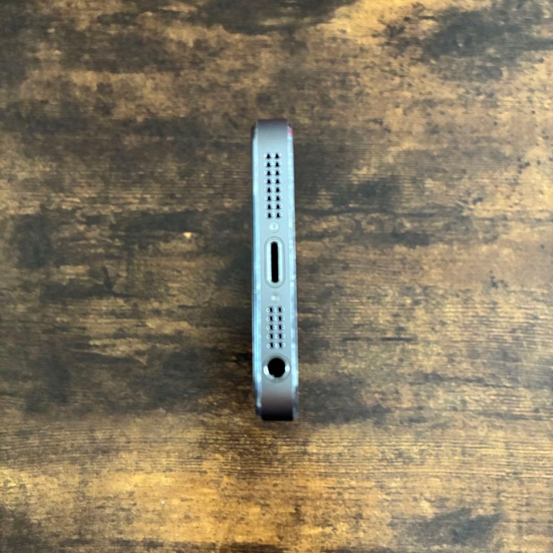 Apple iPhone 5s 16GB スペースグレイ①