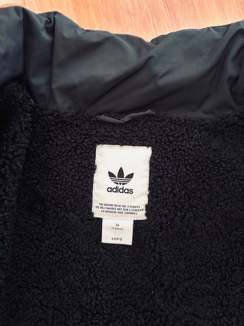 美品 adidas Originals ダウン 黒 ベルト付き　アディダス