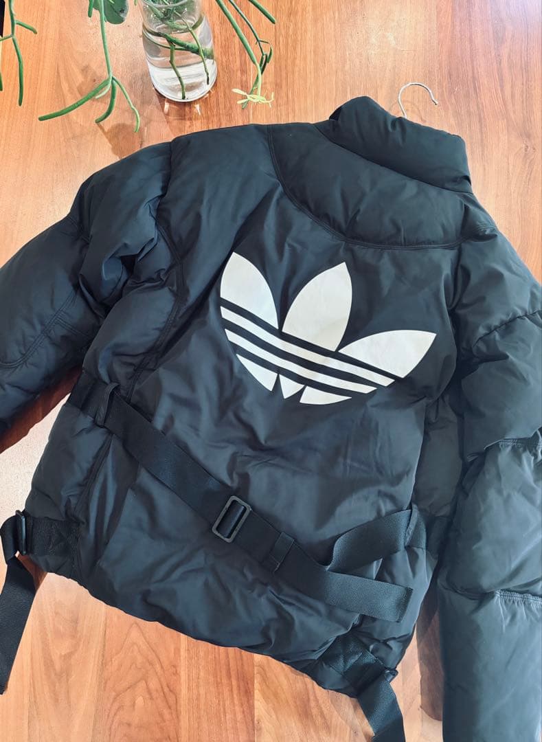 美品 adidas Originals ダウン 黒 ベルト付き　アディダス