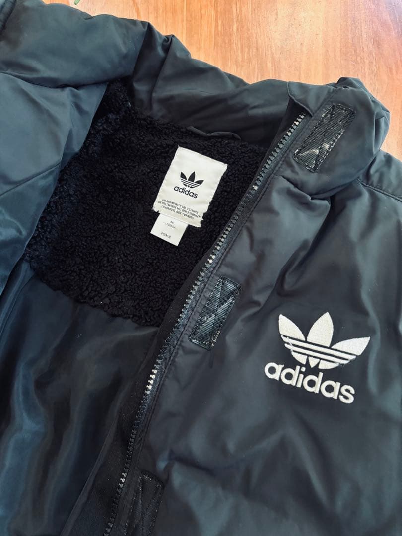 美品 adidas Originals ダウン 黒 ベルト付き　アディダス