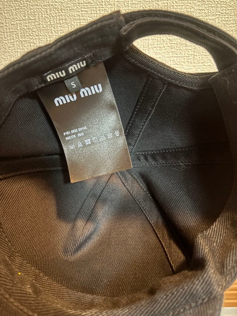 【美品】miu miu ブラック ベースボールキャップ S ミュウミュウ