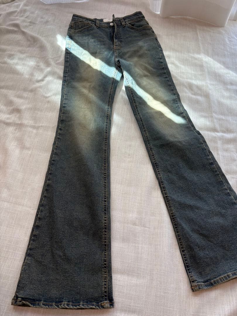 YILON スリムフレアデニム