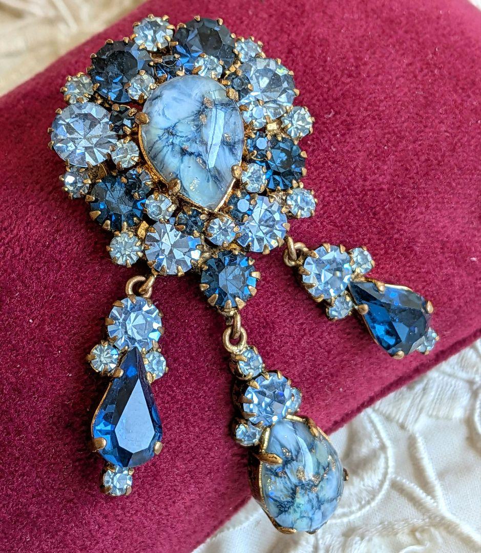 ブルー系 雫型 アートガラス ダングル ブローチ 英国ヴィンテージ