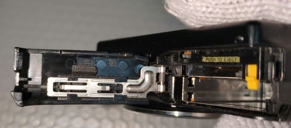 デジカメ　FUJIFilm　FinePix　F100fb （本体のみ）