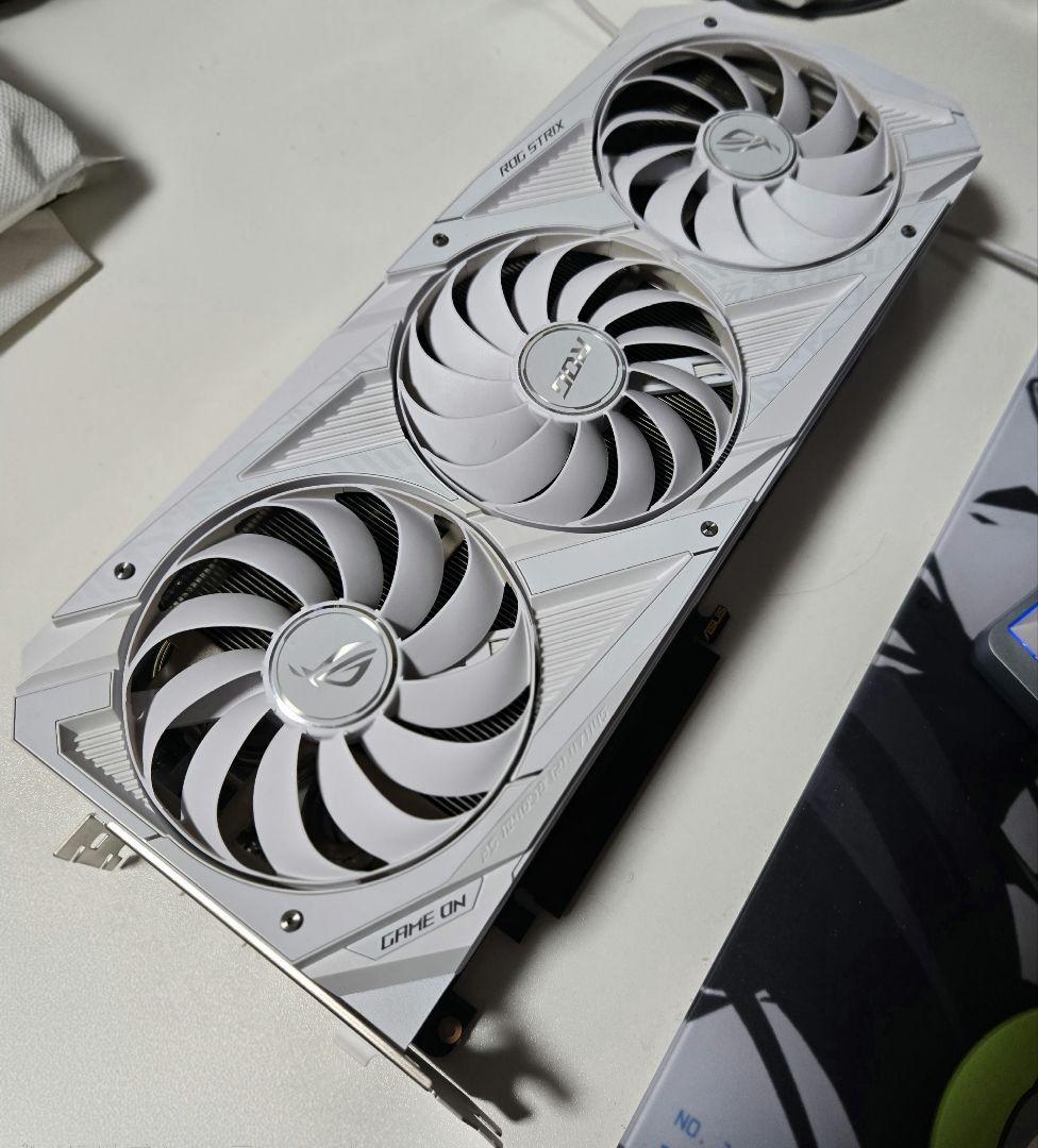 [美品] ROG STRIX RTX3080 O10G WHITE V2