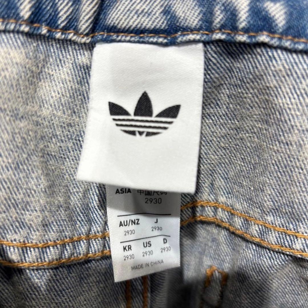 新品29⭐️adidasルーズデニム ディストレスト パンツ ダメージ加工 ブルー