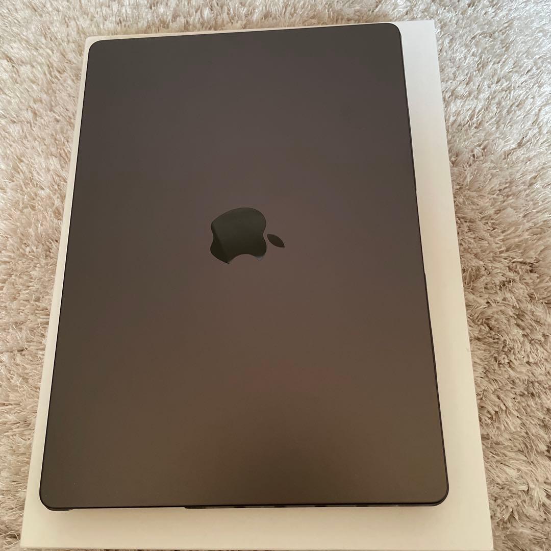 MacBook Pro M4 14インチ512GB apple care加入済