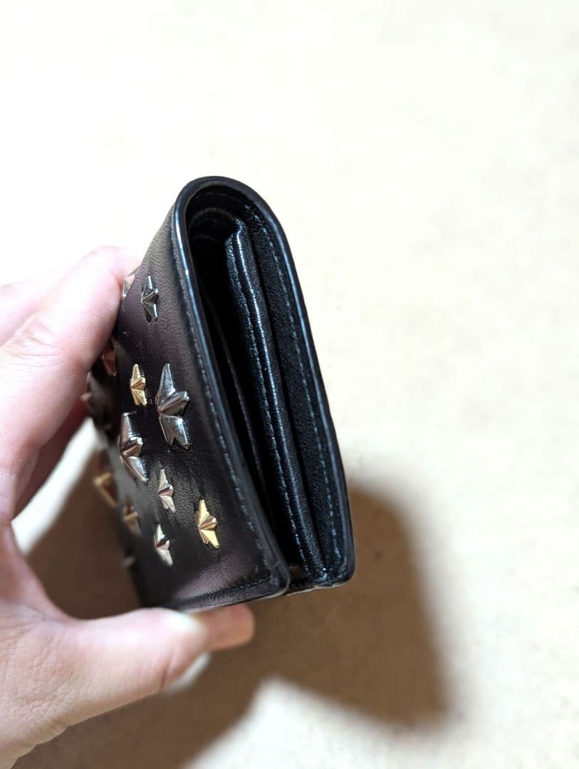 良品☆使用回数少なめJIMMY CHOO 星型スタッズ 黒レザーミニ2つ折り財布