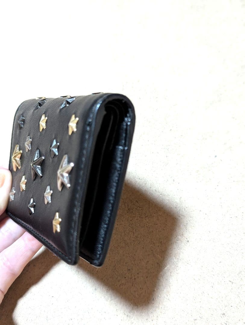 良品☆使用回数少なめJIMMY CHOO 星型スタッズ 黒レザーミニ2つ折り財布