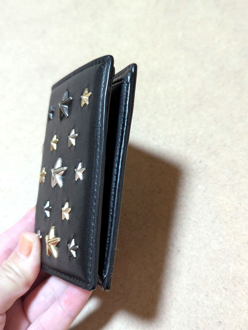 良品☆使用回数少なめJIMMY CHOO 星型スタッズ 黒レザーミニ2つ折り財布