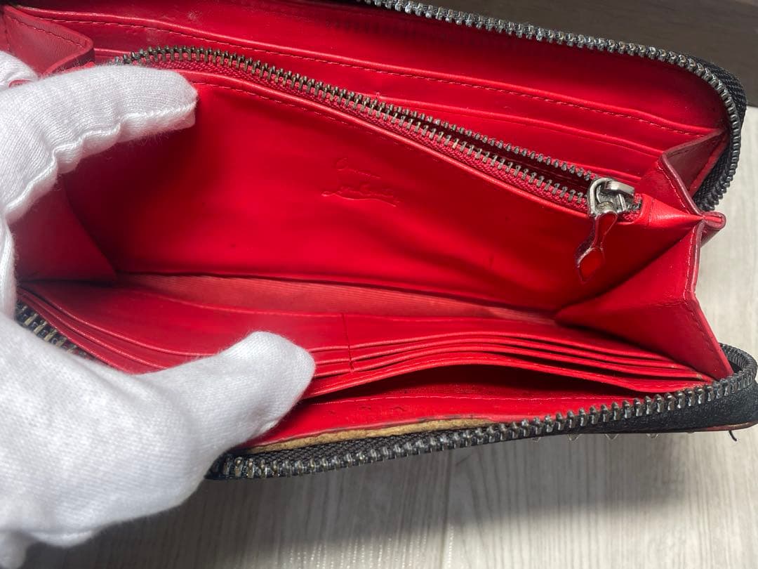 Christian Louboutinクリスチャンルブタン　長財布　スタッズ