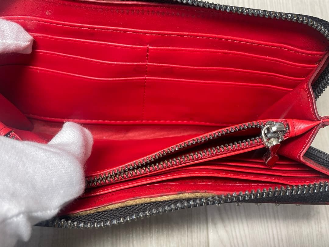 Christian Louboutinクリスチャンルブタン　長財布　スタッズ