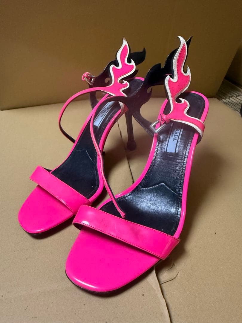 PRADA ピンク ハイヒール プラダ