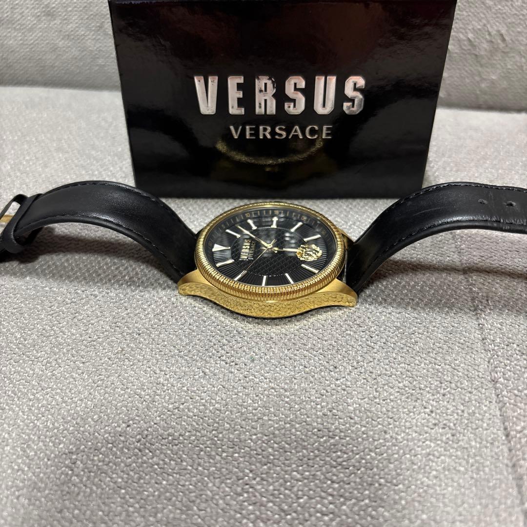 VERSUS VERSACE アナログ時計 ゴールド/ブラック