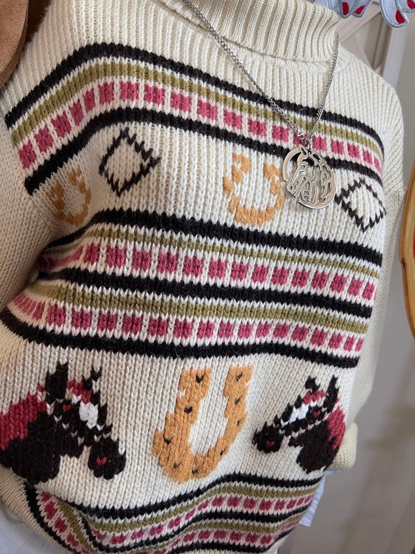 ユニセックス　カナダ製⭐︎ 馬　ニット　馬蹄　蹄鉄⭐︎ ピュアバージンウール　ハート