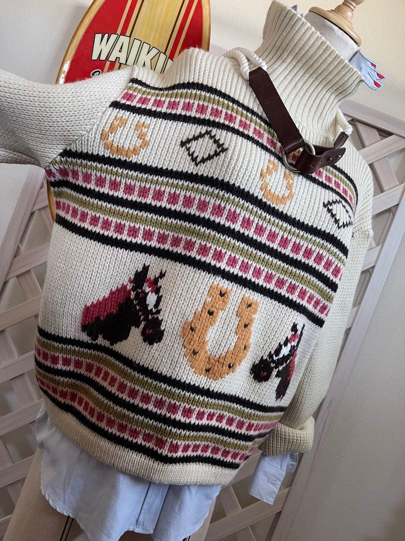 ユニセックス　カナダ製⭐︎ 馬　ニット　馬蹄　蹄鉄⭐︎ ピュアバージンウール　ハート