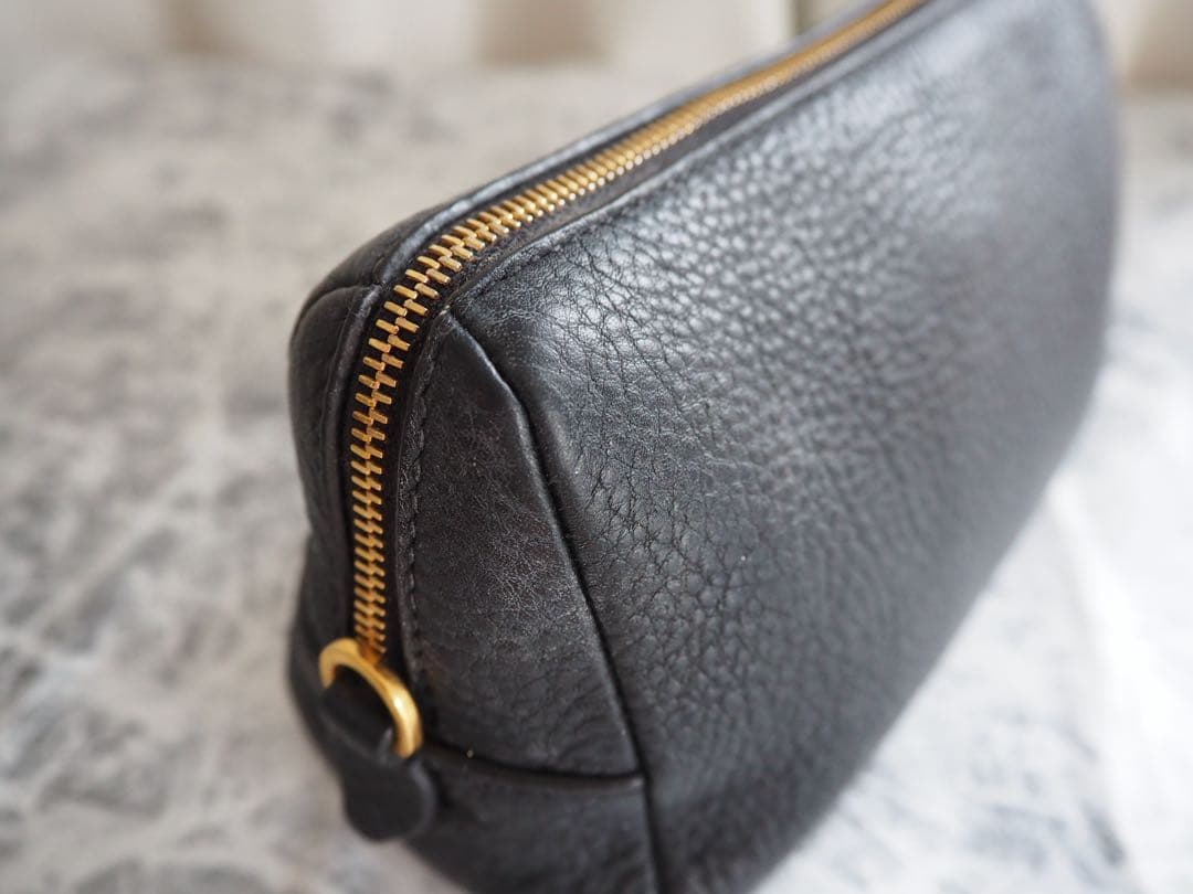 PRADA プラダ レザー コスメポーチ　化粧