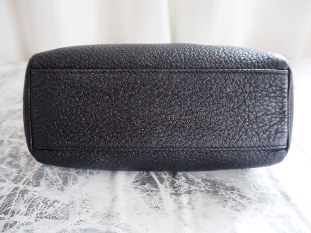 PRADA プラダ レザー コスメポーチ　化粧