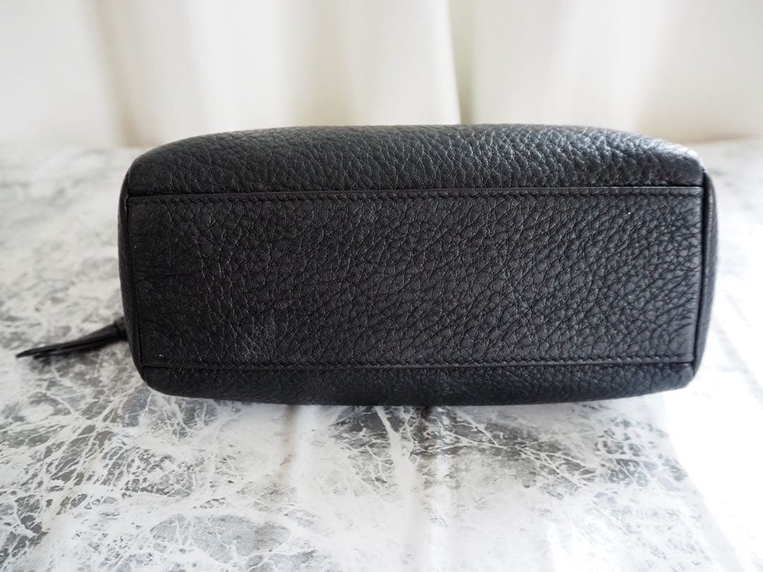 PRADA プラダ レザー コスメポーチ　化粧