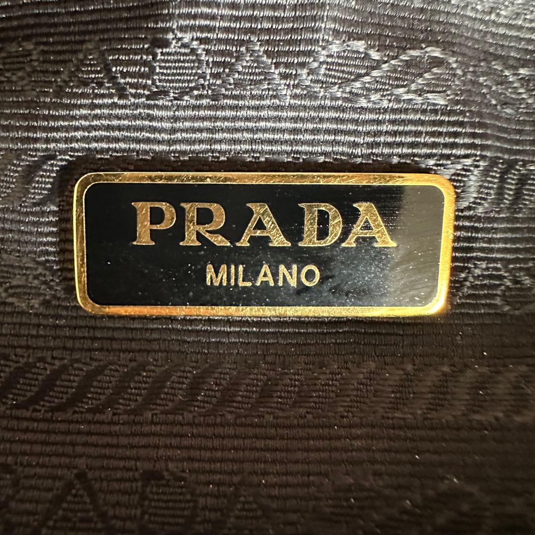 PRADA プラダ レザー コスメポーチ　化粧