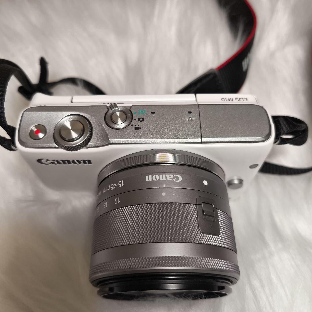 Canon EOS M10 ホワイト 15-45mmレンズ付き