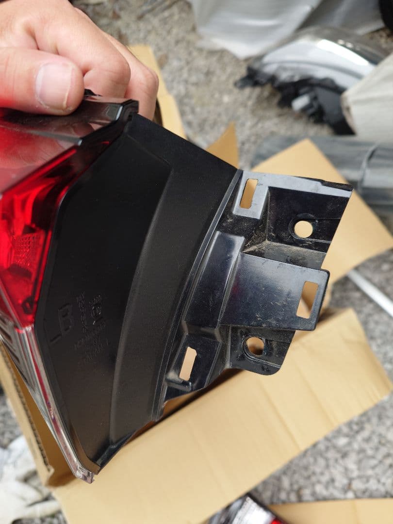 トヨタ純正　ラブ4　ラヴ4　RAV4　左側テールレンズセット　おまけ付き！