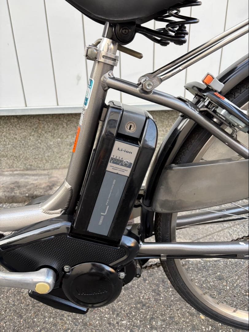 ま*る様 電動アシスト自転車 シルバー バスケット付き