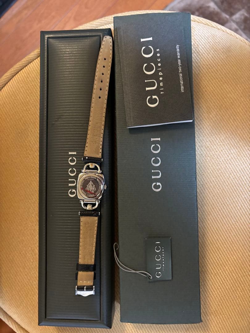 GUCCI 1100L レディース腕時計 デッドストック 箱付【未使用・電池切れ