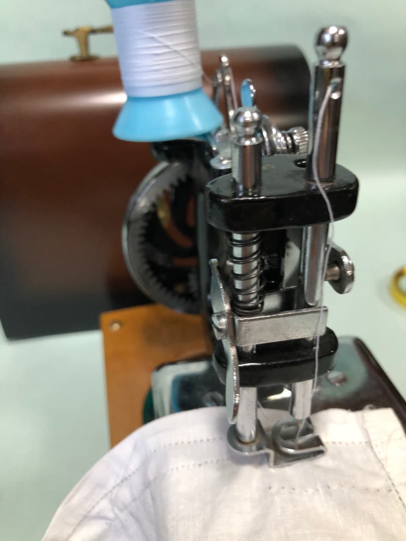 シンガー小型手回ミシン　アンティークミシン　 ヴィンテージ　美品