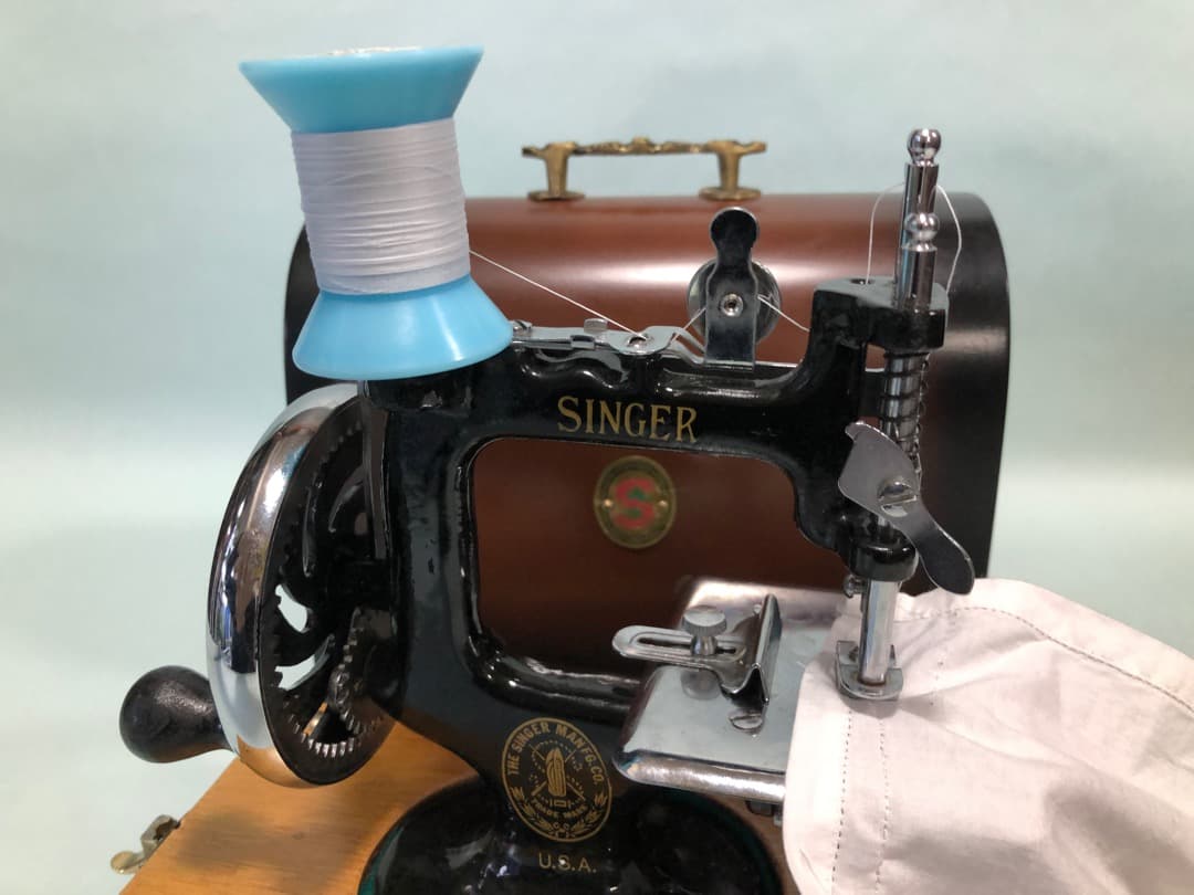 シンガー小型手回ミシン　アンティークミシン　 ヴィンテージ　美品