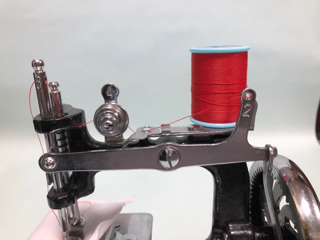 シンガー小型手回ミシン　アンティークミシン　 ヴィンテージ　美品