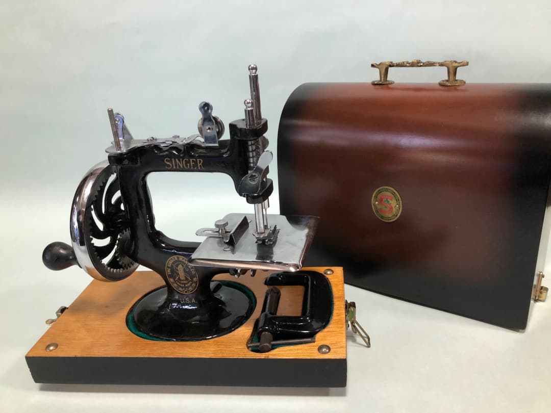 シンガー小型手回ミシン　アンティークミシン　 ヴィンテージ　美品
