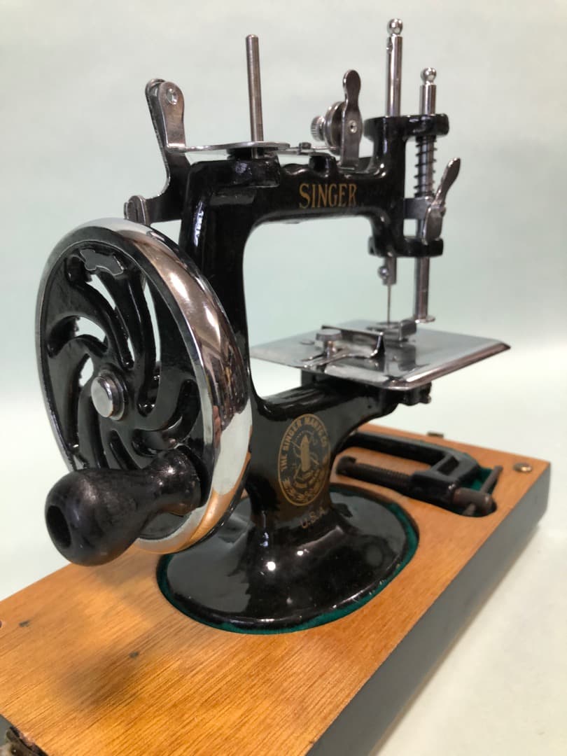 シンガー小型手回ミシン　アンティークミシン　 ヴィンテージ　美品