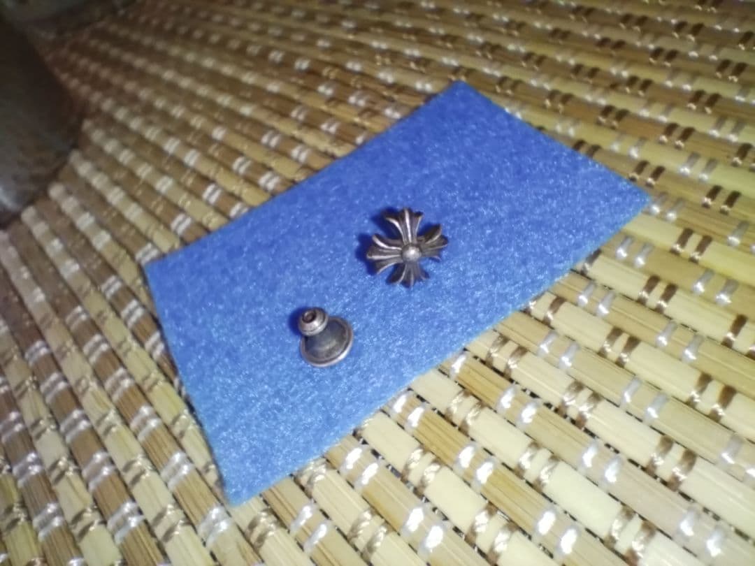 クロハーツ　　スタッドピアス　片耳　本物