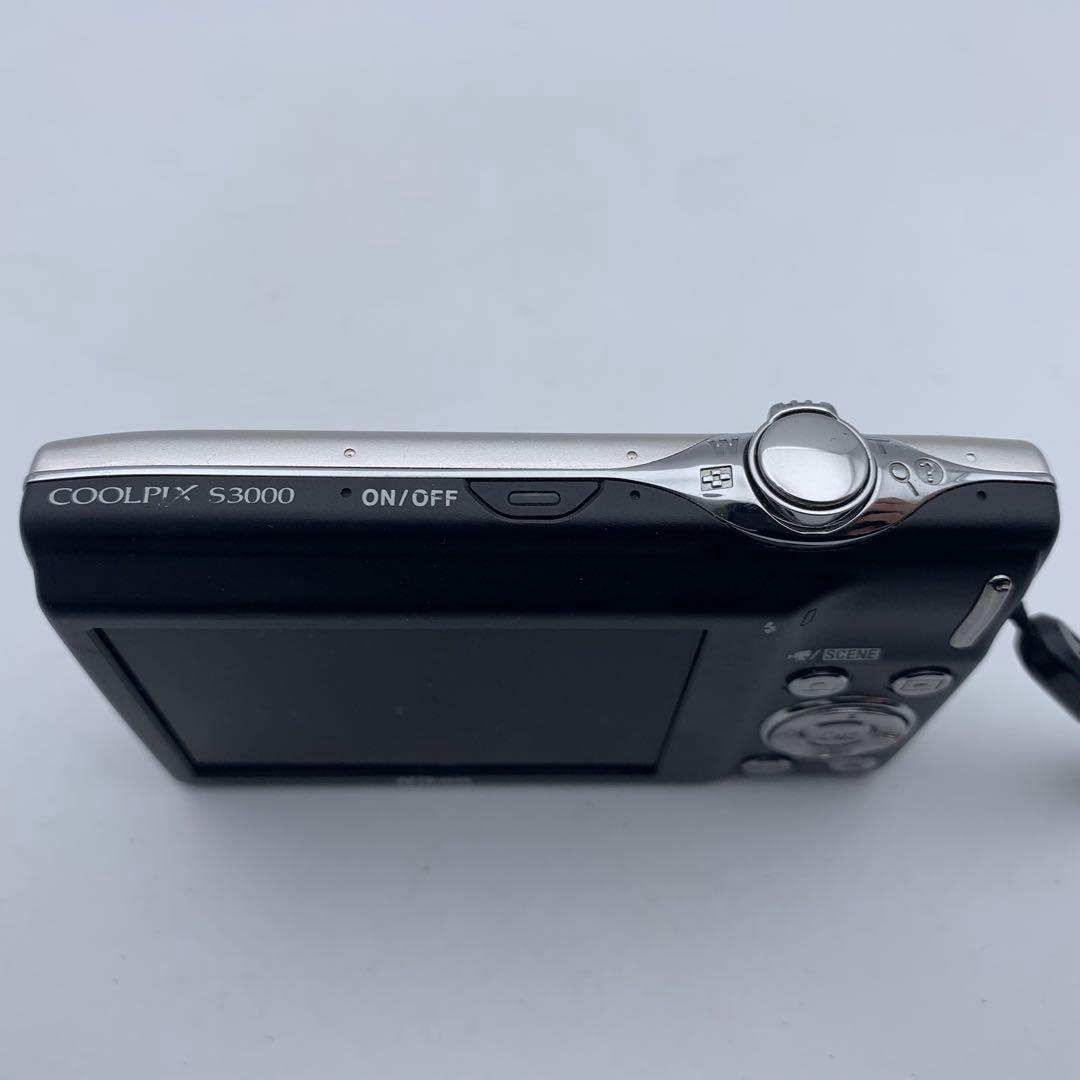 Nikon ニコン COOLPIX S3000 コンパクトデジタルカメラ